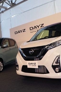 Aliansi Nissan-Mitsubishi Luncurkan Livina Versi Mungil