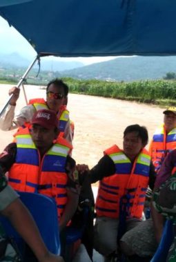 2 Hari Hilang, Nelayan Tewas Mengambang di Pantai Cipalawah Garut