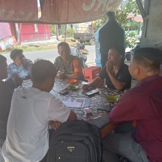 BABINSA KORAMIL 07/SALAK MELAKSANAKAN KOMSOS DENGAN TOKOH MASYARAKAT DAN TOKOH PEMUDA DESA SALAK 1 KEC SALAK KAB PAKPAK BHARAT