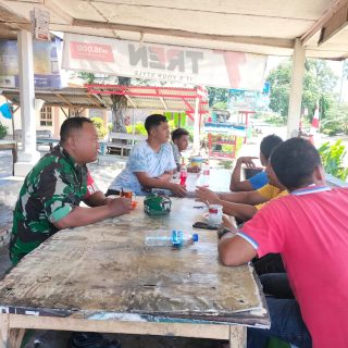 Melalui Komsos Babinsa 05 Tanah Pinem Ajak Warga Jaga Keamanan Dan Ketertiban Lingkungan