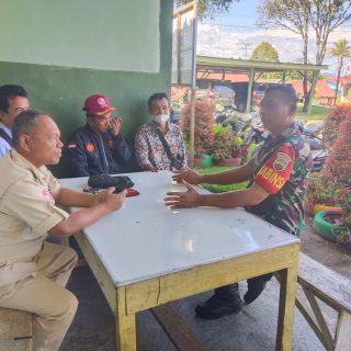 Babinsa Koramil 07 Salak Melaksanakan Komsos Jalin Silahturahmi Dengan Warga Binaan