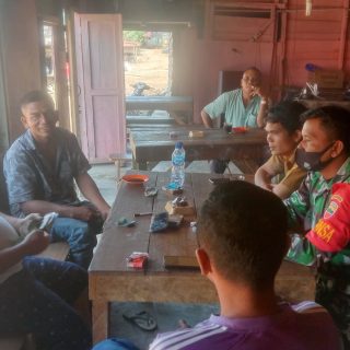 Melalui Komsos Babinsa Koramil 05 Tanah Pinem Jalin Silahturahmi Dengan Warga Binaannya