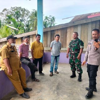 Babinsa Koramil 05 Tanah Pinem Jalin Keakraban Dengan Bhabinkamtibmas dan Aparatur Negara Desa Binaan
