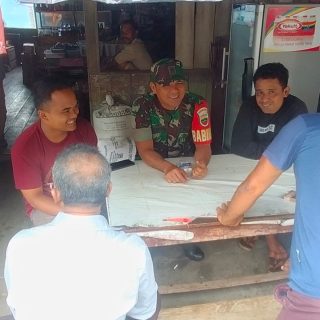 Babinsa Koramil 05 Tanah Pinem,Laksanakan Giat Komsos Bersama Perangkat Desa Kuta Buluh.