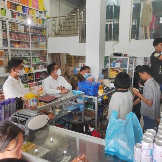 Sat Reskrim Polres Dairi Sambangi Beberapa&nbsp; Apotek , Antisipasi Penjualan&nbsp; Obat yang Dilarang Pemerintah