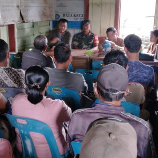 Babinsa Koramil 01 Sumbul Hadiri rapat Pembentukan Kelompok Tani