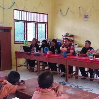 Babinsa Koramil 01 Sumbul Beri Materi Wawasan Kebangsaan kepada Siswa siswi SD Dan sosialisasi Bahaya Narkoba