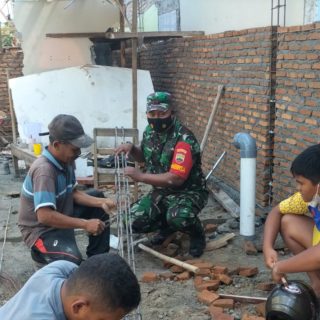 Babinsa Koramil 05 Tanah Pinem Gotong Royong Bersama Masyarak