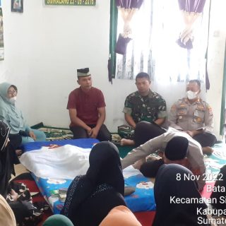 Kapolres Dairi Melayat ke Rumah Duka Anggota Kodim 0206 Dairi Yang Anaknya Meninggal Dunia