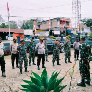 Perkuat Sinergitas TNI -Polri Personil Koramil 01 Sumbul dan Polsek Sumbul Gelar Apel Bersama
