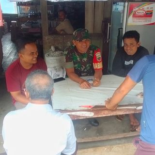 Babinsa Koramil 05 Tanah Pinem Komsos Bersama Masyarakat Di Wilayah Binaan