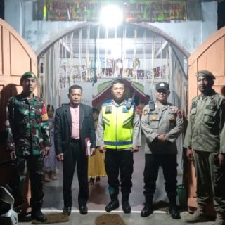 Babinsa Koramil 06 Kerajaan,Bersama Personil Polsek Laksanakan Pengamanan Ibadah Di Gereja GKPPD Kembang Runding