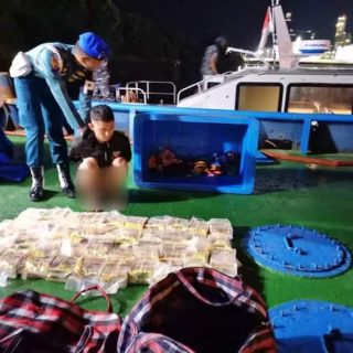 TNI AL Tangkap Penyelundup 43 Paket Sabu di Lhokseumawe