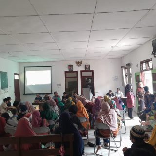 Babinsa Koramil 06 Kerajaan Hadiri Rapat Sosialisasi Pelatihan Dan Pemberian Bibit Jagung