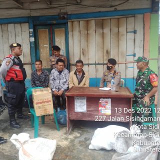 Jelang Nataru Sat Samapta Polres Dairi Lakukan Patroli Dialogis bersama TNI Menjaga Kamtibmas Tetap Kondusif