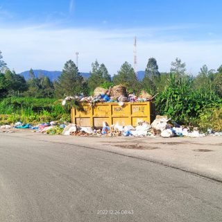 Warga Resah,Sampah Menumpuk Di Jalan Perumnas Kalsim