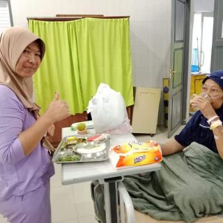 Keluarga Pasien Acungkan Jempol,Pelayanan RSUD Sidikalang Cukup Baik