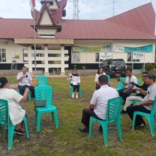 Camat Lae Parira “Ngopi Rabu” Bersama Staf
