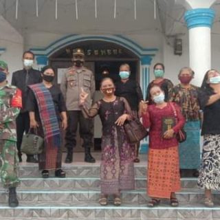 Berikan Rasa Aman Saat Beribadah, Babinsa Bersama Bhabinkamtibmas Laksanakan PAM Gereja