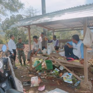 Jalin Sinergitas,Babinsa Bersama Bhabinkamtibmas Giat Komsos