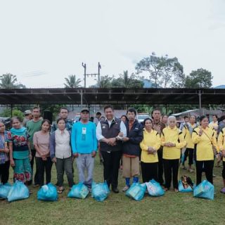 Pemkab Dairi Bagikan Bantuan Kepada Lansia Di Sumbari