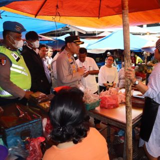 Kapolres Dairi Bersama Satgas Pangan Sidak Pasar Sidikalang, Pastikan Bahan Pokok Penting Aman