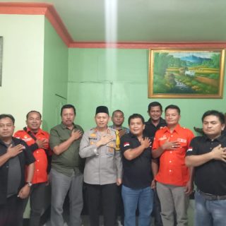Kapolres Dairi Jalin Silaturahmi Dengan Partai Buruh Dan Perwakilan Serikat Pekerja Seluruh Indonesia Kabupaten Dairi