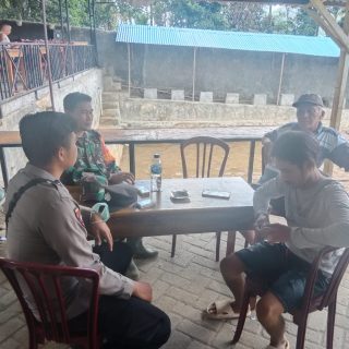 Jaga Kekompakan,Babinsa Dan Bhabinkamtibmas Komsos Bersama