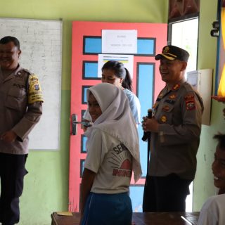Jumat Curhat , Kapolres Dairi Goes To School Sambangi Sekolah