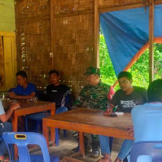 Mamfaatkan Kebersamaan , Babinsa Kuta Buluh Koramil 05 Tanah Pinem Komsos Dengan Warga Binaan
