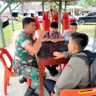 Babinsa Koramil 07 Dalak Berikan motivasi Pendidikan Kepada pelajar