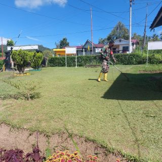 Ciptakan Lingkungan Bersih ,Personel Koramil 06 Kerajaan Bersih Bersih Pangkalan
