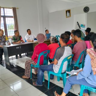 Babinsa Koramil 07 Salak Hadiri Rapat Kordinasi Bersama Perangkat Desa