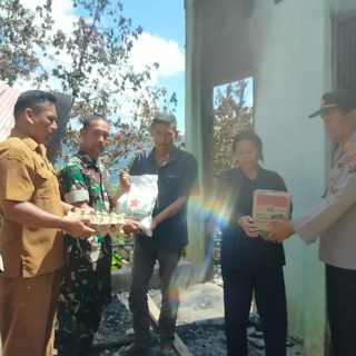Koramil 05 Tanah Pinem Bersama Muspika,Berikan Bantuan Sembako Kepada Korban Kebakaran
