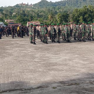 Peringati Hari Lahir Pancasila,Personil Kodim 0206 Dairi Bersama Pemkab Pakpak Bharat Laksanakan Upacara Bendera