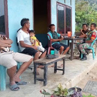 Jalin Silaturahmi,Babinsa Koramil 03 Parongil Komsos Di Rumah Warga Binaan