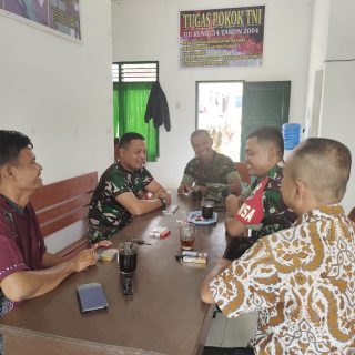 Ngopi Bareng Di Makoramil,Personil Babinsa Jalin Keharmonisan Dengan Kepala Desa