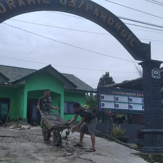 Ciptakan Pangkalan Yang Nyaman,Personil Koramil 03 Parongil Lakukan Pembenahan Makoramil