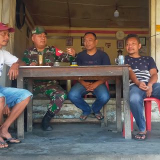 Mamfaatkan Kebersamaan , Babinsa Koramil 05 Kuta Buluh Komsos Dengan Warga Binaan.