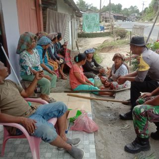 Babinsa Koramil 07 Salak,Bersama Bhabinkamtibmas,Komsos  Dengan Warga Binaan