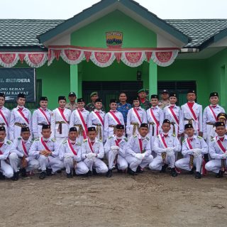 Koramil 03 Parongil Berangkatkan Pasukan Paskibraka Kecamatan Silima Pungga Pungga