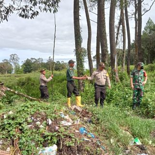 Lestarikan Hutan..!! Danramil 01 Sumbul Bersama Muspika Melaksanakan Penanaman Pohon