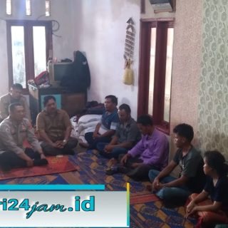 Plt Kapolres Dairi Sambangi Kediaman Korban Mobil PT PAS Transport Yang Masuk Jurang