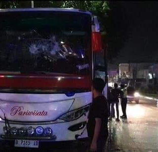 Tabrak Ibu Hamil..!! Bus Pariwisata Di Amuk Massa