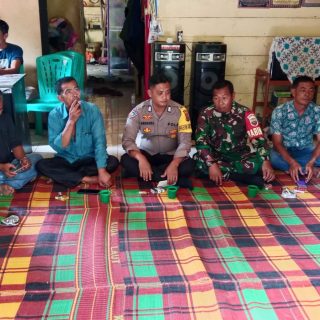 Hadir Di Tengah Masyarakat,Babinsa Bersama Bhabinkamtibmas Bantu Mediasi Permasalahan Warga Binaan