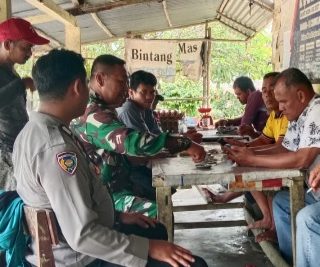 Komsos Dengan Warga Binaan,Babinsa Ingatkan Kamtibmas Jelang Perayaan Natal Dan Tahun Baru