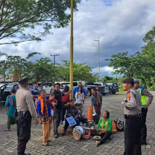 Pastikan Kamtibmas Aman Dan Kondusif,Personil Pos Yan Sitinjo Patroli Sambang Kepada Pengunjung Di TWI