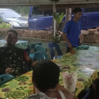 Babinsa Koramil 05 Tanah Pinem, Jalin Keakraban Dengan Warga Binaan 