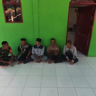 Babinsa Koramil 05 Tanah Pinem, Melalaui Ramadhan Berkah Adakan Komsos Dengan Tokoh Agama.
