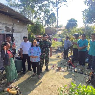 Personil Koramil 07 Salak, Laksanakan Gotong Royong Bersama Warga Binaaan.